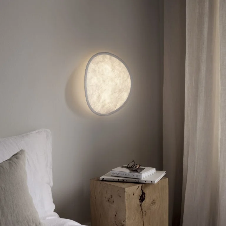 Sieninis šviestuvas Tense