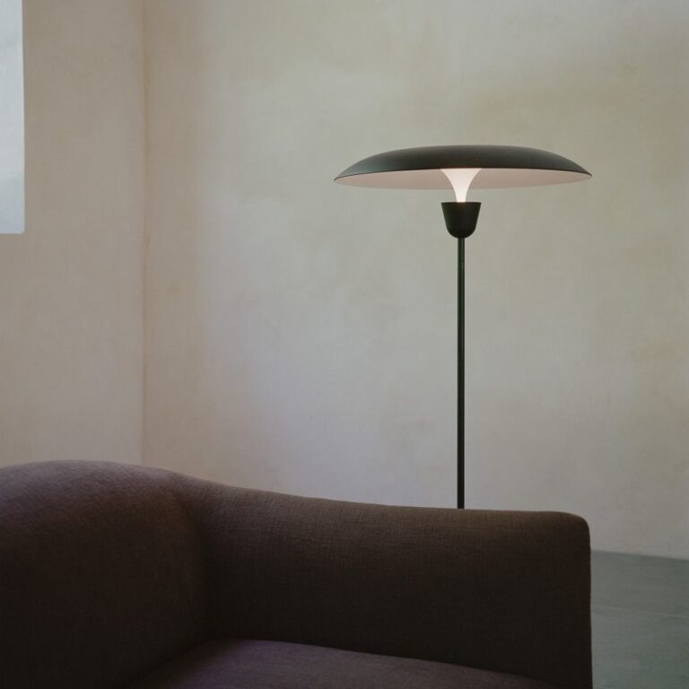 Grindinis šviestuvas Kantarell  Black